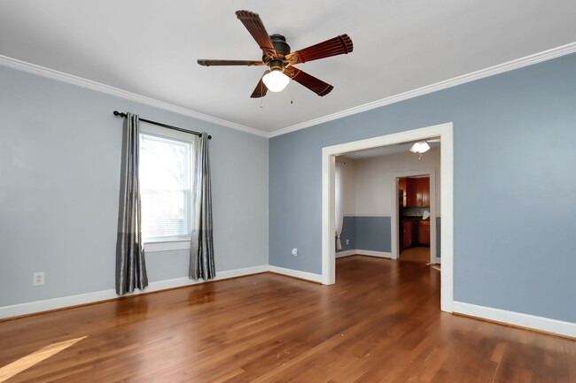 Building Photo - 29 Beach Rd Hampton VA 23664
