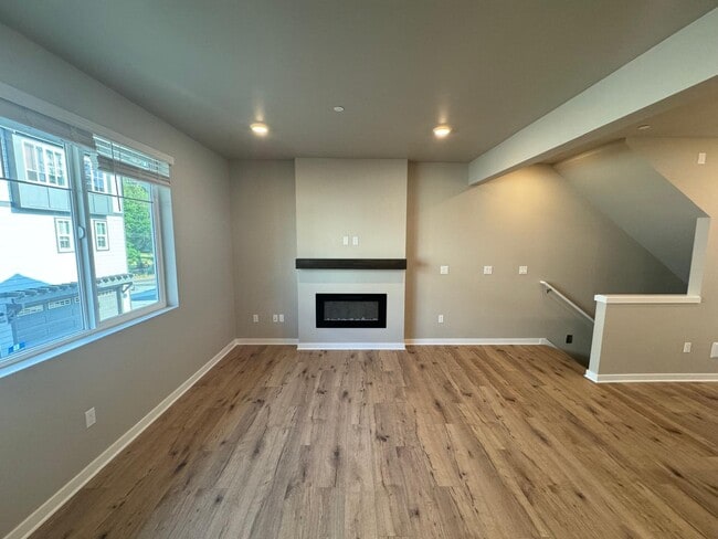 Living Room - 13730 Manor Way