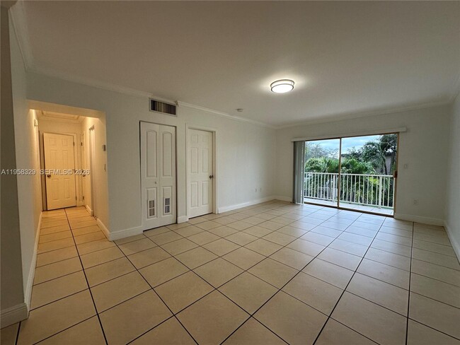 Building Photo - 2536 Van Buren St