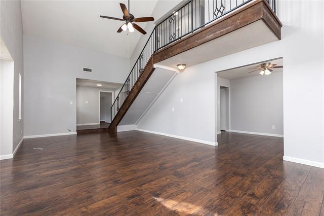 Building Photo - 2225 Park Hill Dr