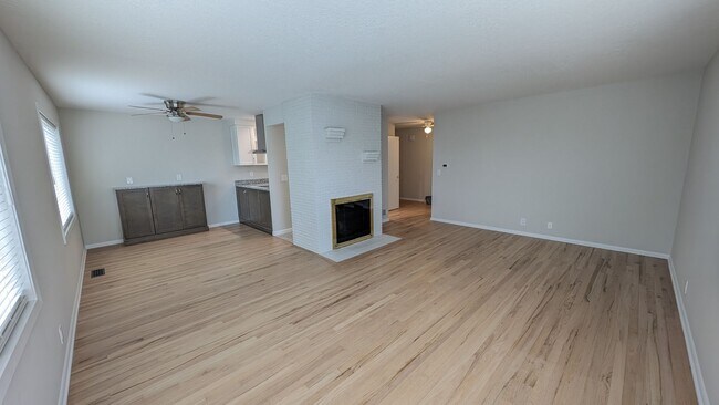 Foto del edificio - 326-334 SW Hamilton St.