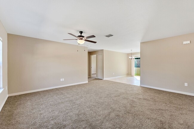 Building Photo - BEAUTIFUL 3 Bedroom, 2 Bathroom Home in Oc...