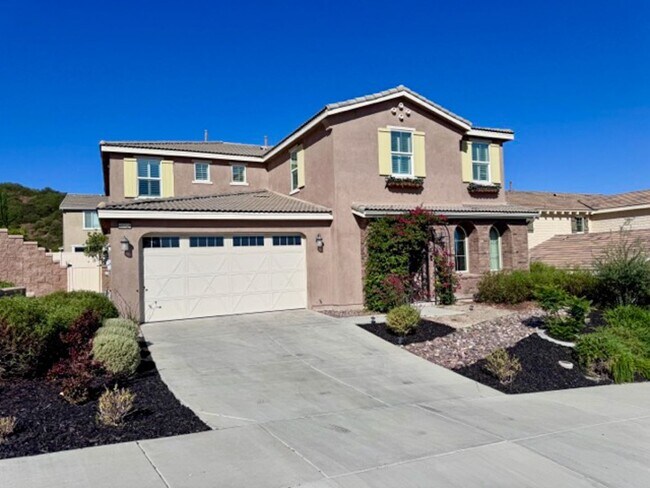 Building Photo - Stunning 5 Bedroom + Office Home with Priv...