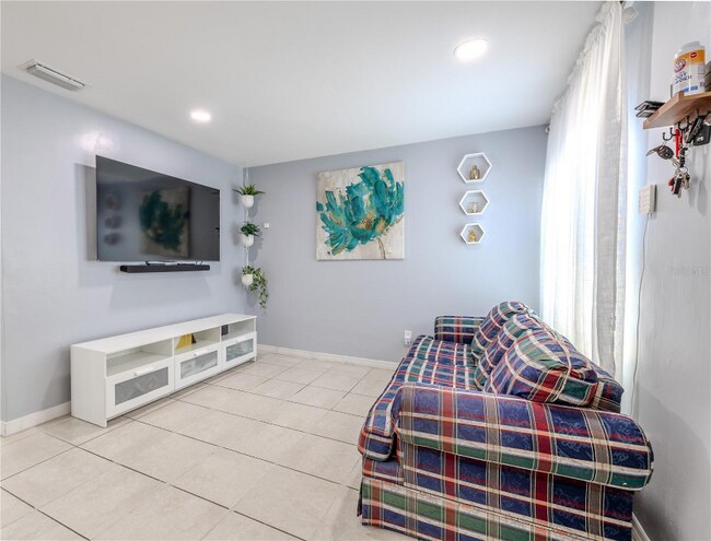 Building Photo - 4210 E Sandalwood Cir S