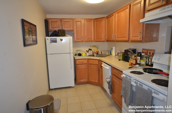 Building Photo - 60 Homer Ave