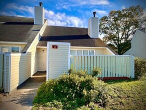 Building Photo - 4 Pillory Cir