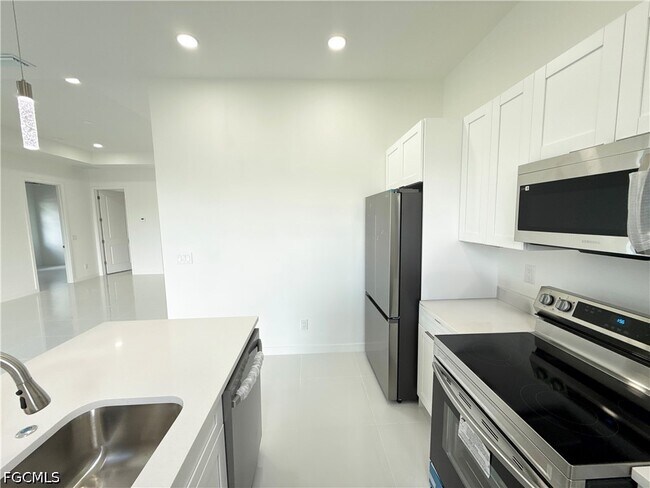 Foto del edificio - 4332 NW 32nd St