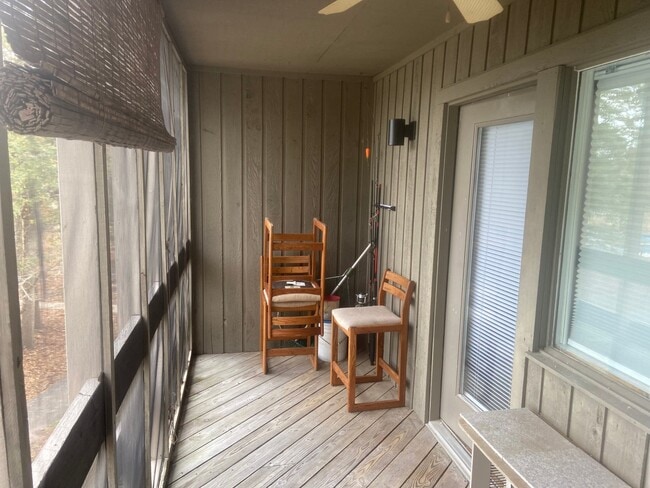 Building Photo - 6125 Harbourside Dr
