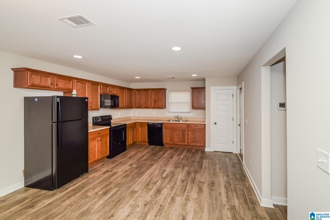 Foto del edificio - 75 Deer Creek Dr