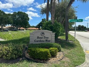 Building Photo - 9845 Pineapple Tree Dr