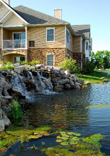 Foto del edificio - Twin Ponds Apartments