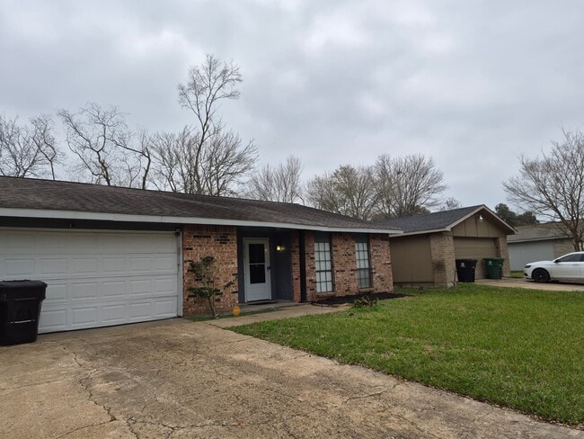 Building Photo - 15735 Munson Ln