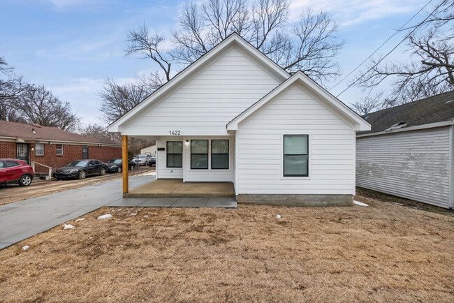 Photo - 1422 Rozelle St House