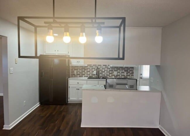 Building Photo - 123 Chadwyck Cir