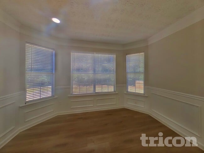 Building Photo - 12513 Lakeside Pkwy