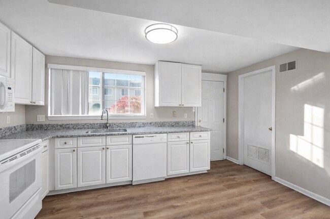 Foto del edificio - Donovan Townhomes