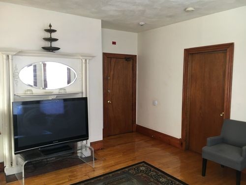 Building Photo - 38 Linden St