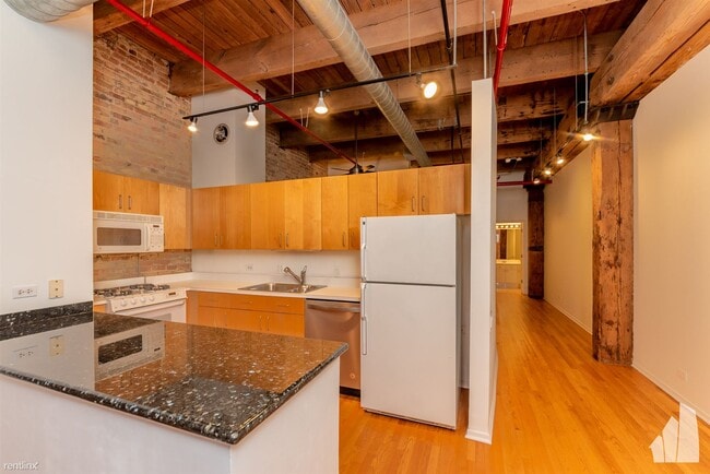 Building Photo - 1 br, 1 bath Condo - 375 W Erie St