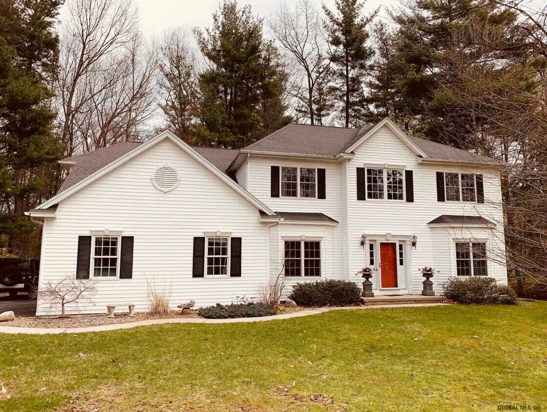 Primary Photo - 92 Fieldstone Dr