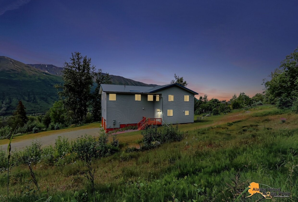 Primary Photo - Eagle River Valley Oasis
