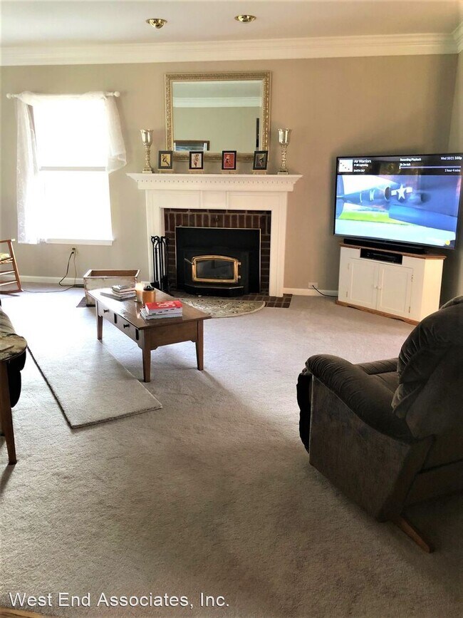 Foto del edificio - 4 br, 3.5 bath House - 9216 Valley Rd