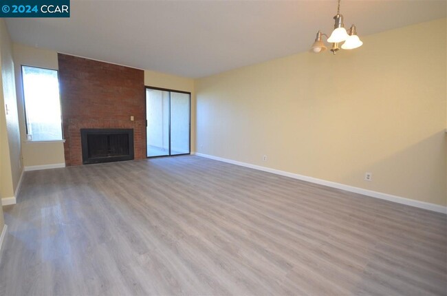 Building Photo - 1391 Monument Blvd