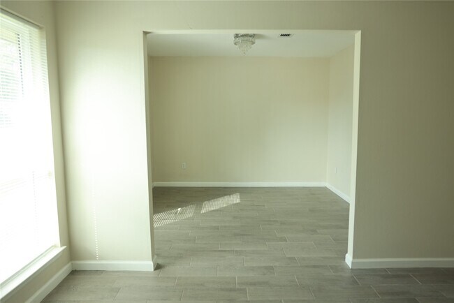 Foto del edificio - 1038 Cottage Oak Ln