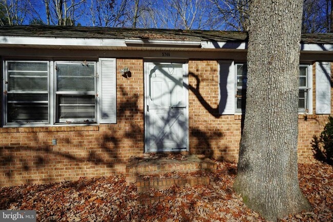 Foto del edificio - 5746 Rip Wil Dr