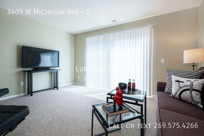 Foto del edificio - 3409 W Michigan Ave