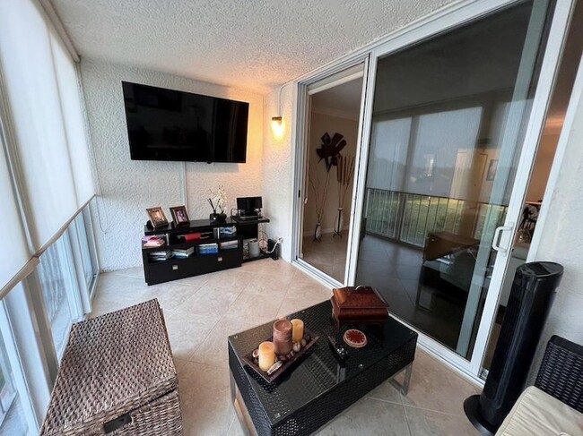 Photo - 4550 NW 18th Ave Apartment