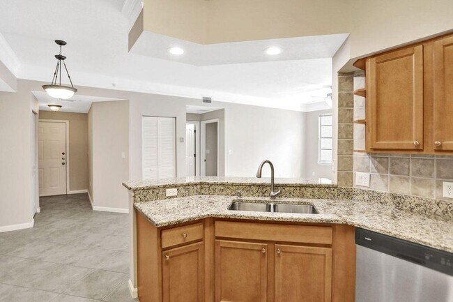 Building Photo - 9857 Baywinds Blvd
