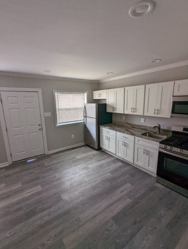 Building Photo - 1613 Elrino St