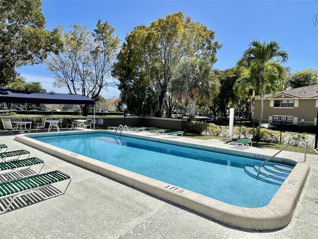 Foto del edificio - 2624 Riverside Dr