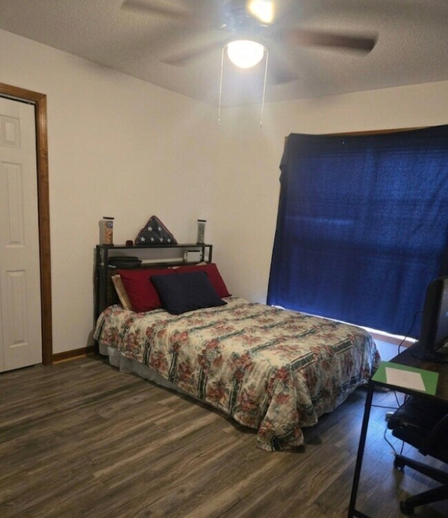 Foto del edificio - 4641 Hickory Grove Rd