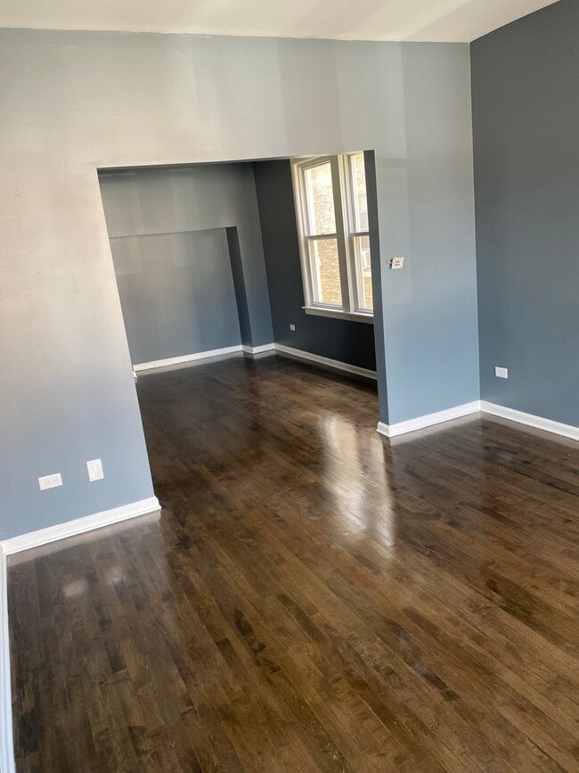 Building Photo - 4251 S Francisco Ave