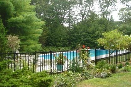 Foto del edificio - 428 Edge of Woods Rd