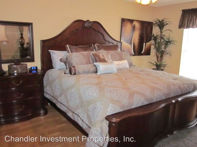 Foto del edificio - 1730 Oakdale Ter