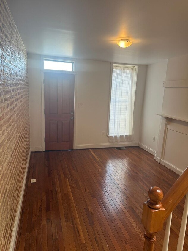 Primary Photo - Beautiful Charming Townhome Available Now!!!