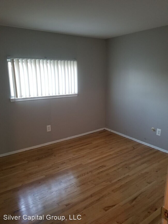 Foto del edificio - 2 br, 1 bath House - 705 McDougall