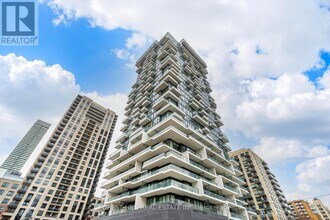 Building Photo - 77 Shuter St