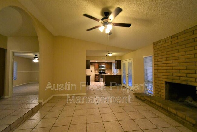 Foto del edificio - 711 W Straford Dr