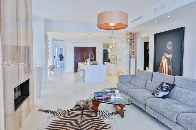 Building Photo - 17749 Collins Ave