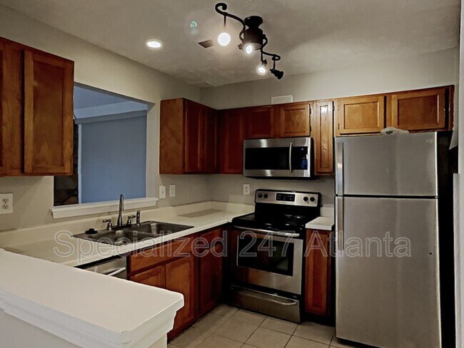 Building Photo - 5691 Waterford Ct
