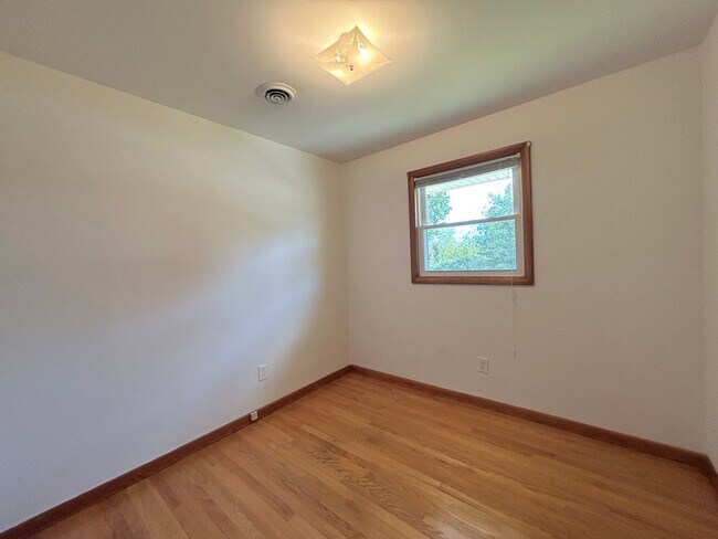 Foto del edificio - Charming Christiansburg home.