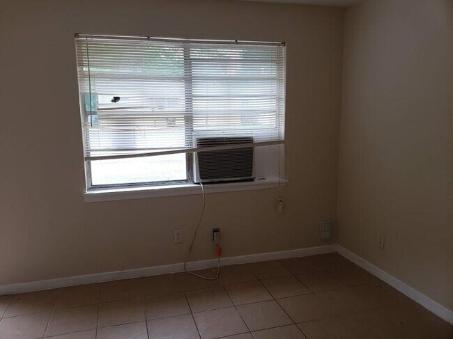 Foto del edificio - 4611 Brinkley St