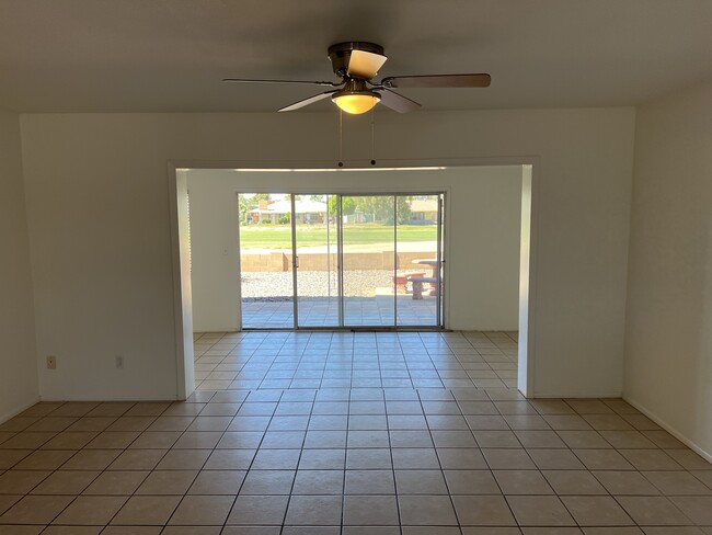 Building Photo - 848 S Saranac Ave