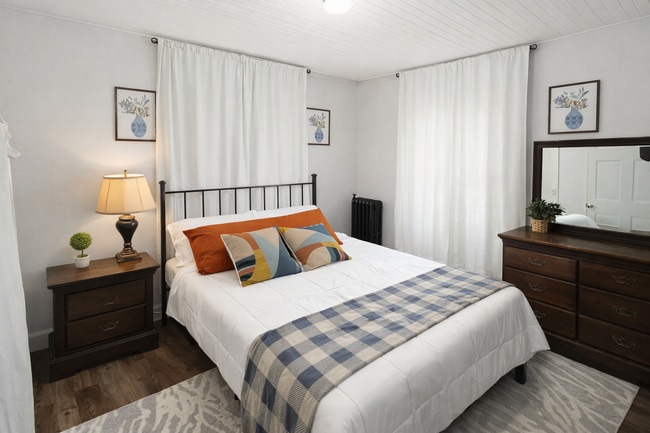 Building Photo - 212 Smith St