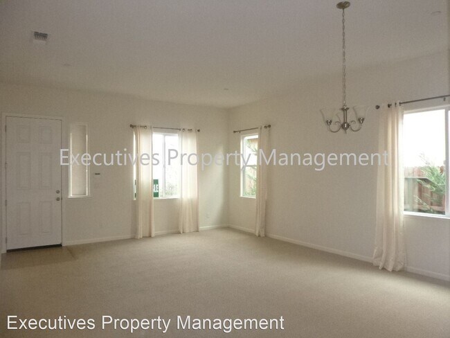 Building Photo - 4 br, 2 bath House - 1920 Faxon Drive