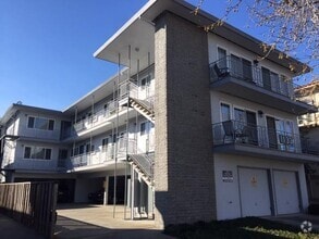 Building Photo - 1133 Paloma Ave