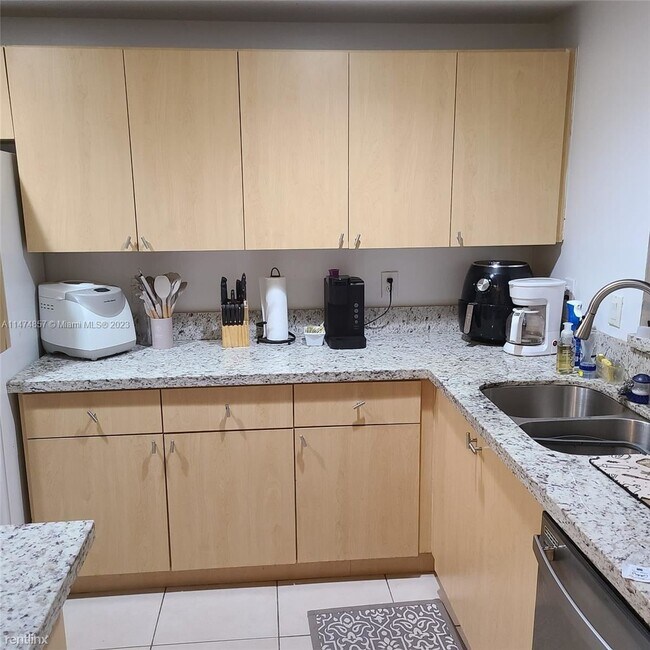 Foto del edificio - 3 br, 2 bath House - 6740 NW 114th Ave Apt...